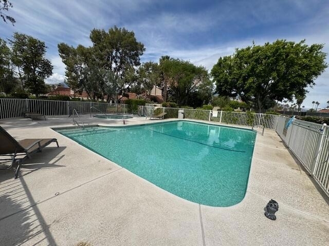 118 Racquet Club Drive S - Photo 2