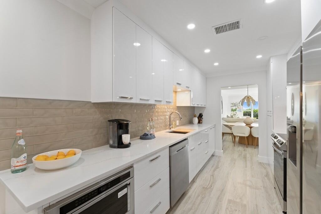 2051 Ne Ocean Boulevard - Photo 4