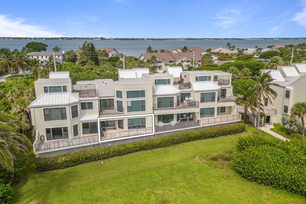 2051 Ne Ocean Boulevard - Photo 2