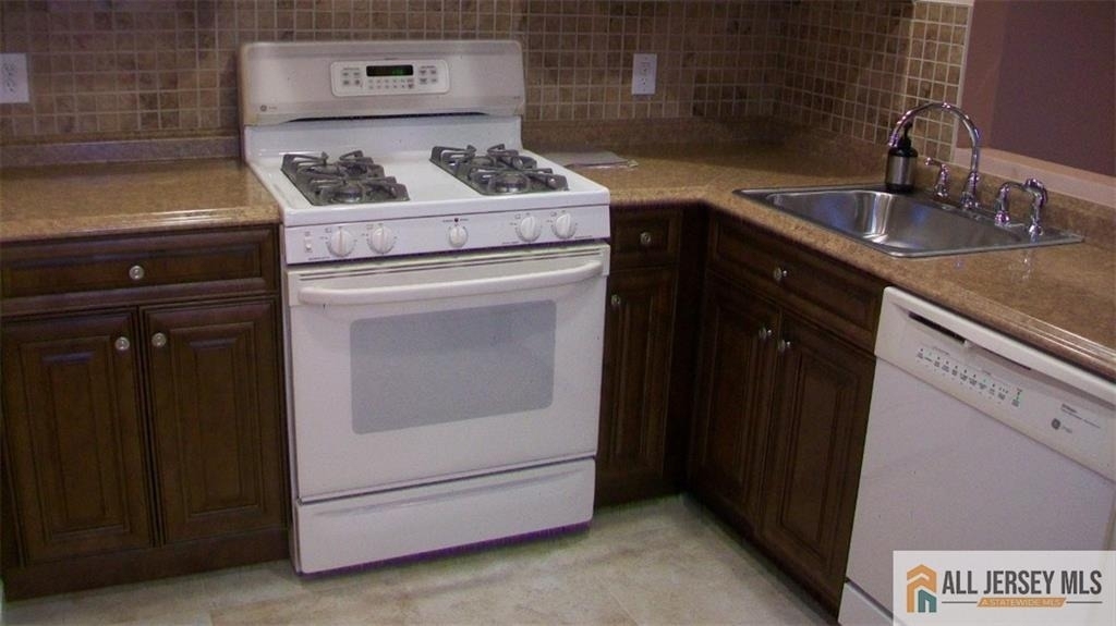 1209 Harbor Club Drive - Photo 3