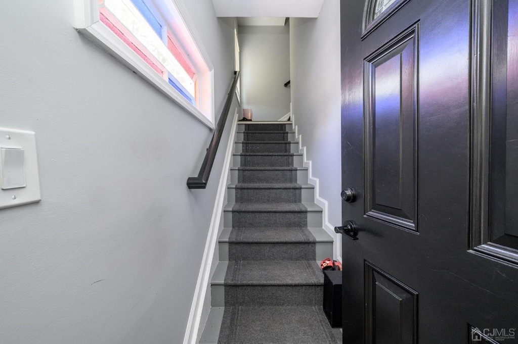 405 Main Street - Photo 3