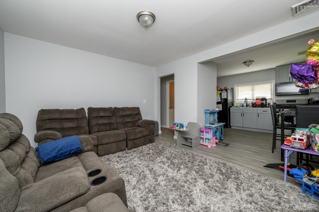 405 Main Street - Photo 7