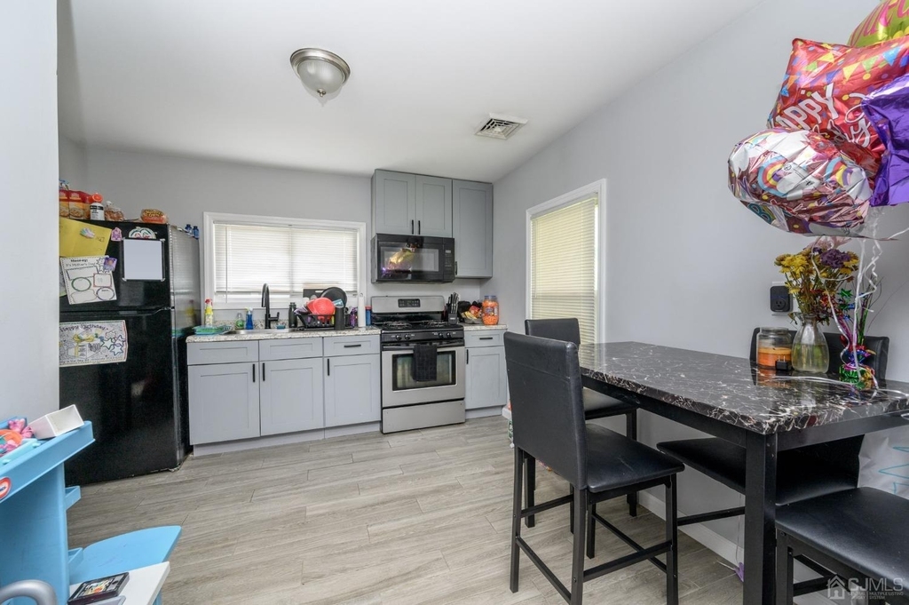 405 Main Street - Photo 8