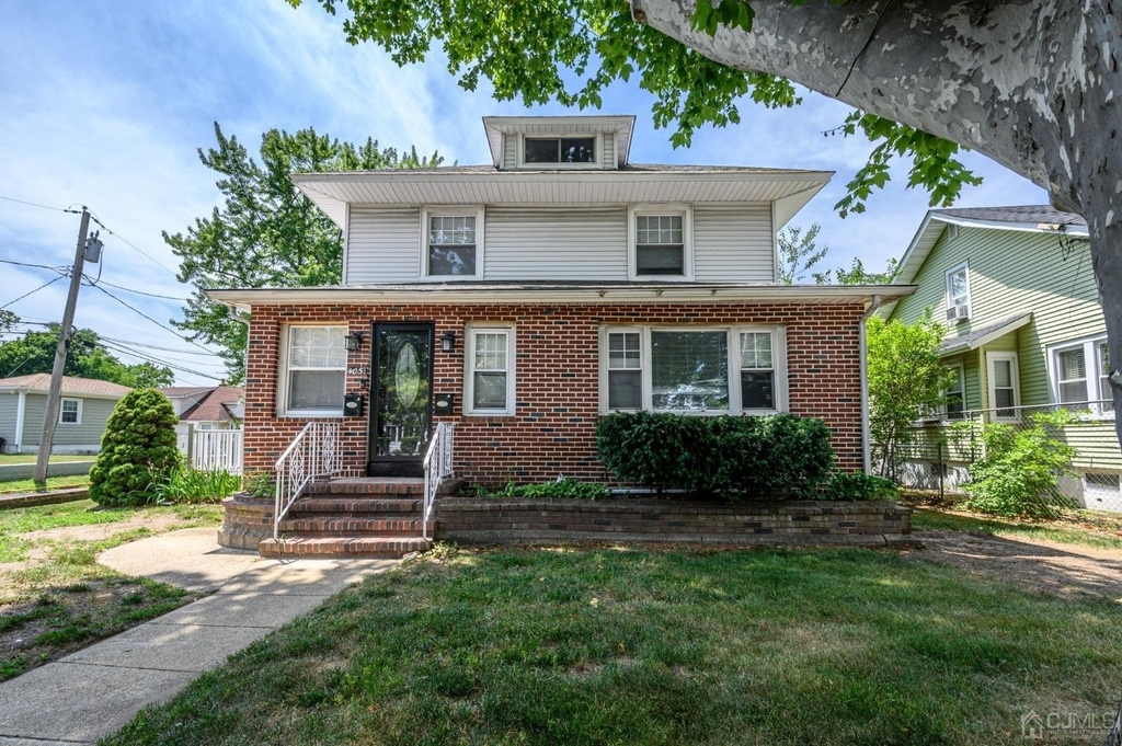 405 Main Street - Photo 0