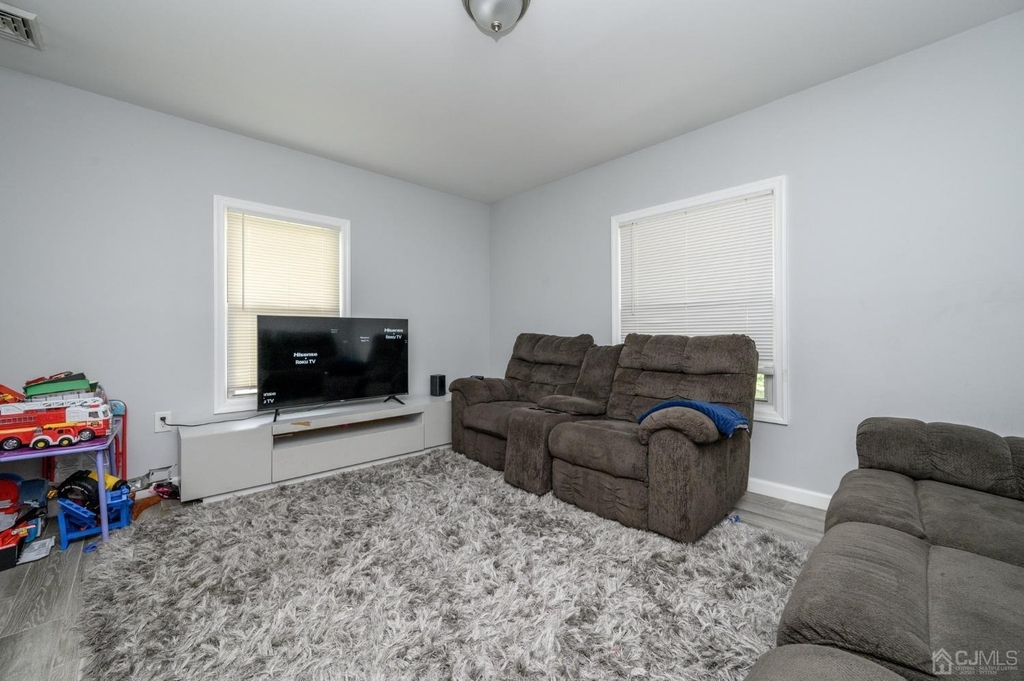 405 Main Street - Photo 4
