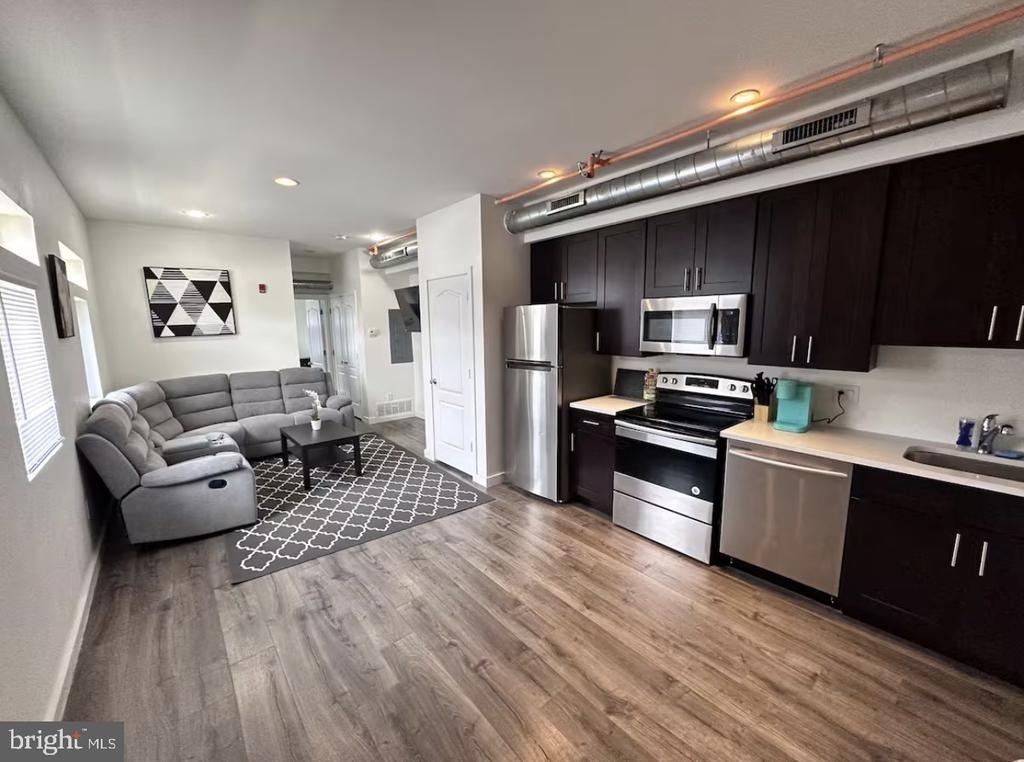 117 W Girard Avenue - Photo 5
