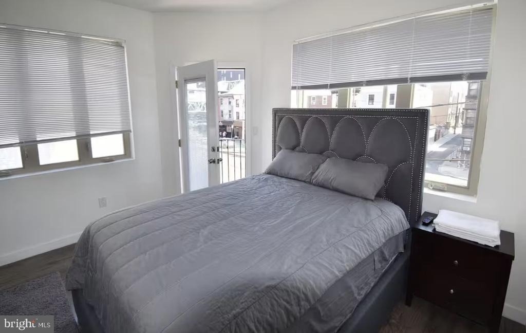 117 W Girard Avenue - Photo 0