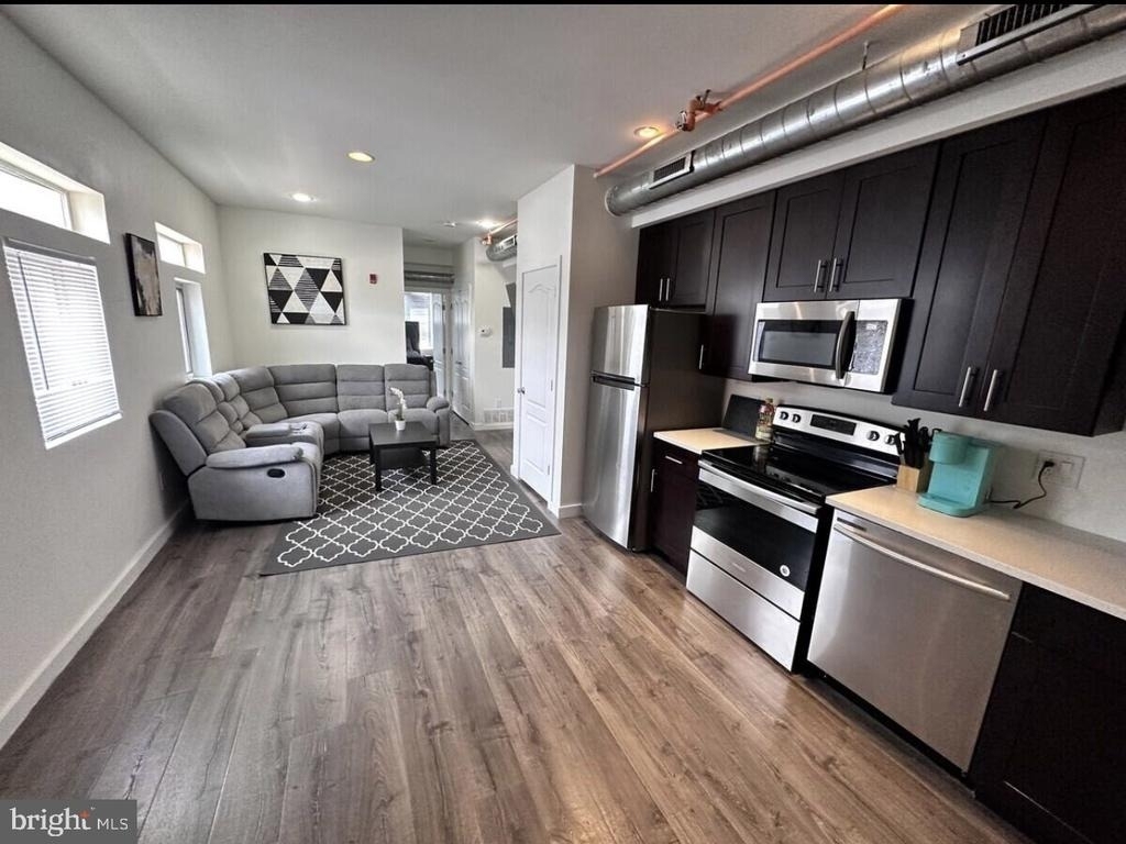 117 W Girard Avenue - Photo 3