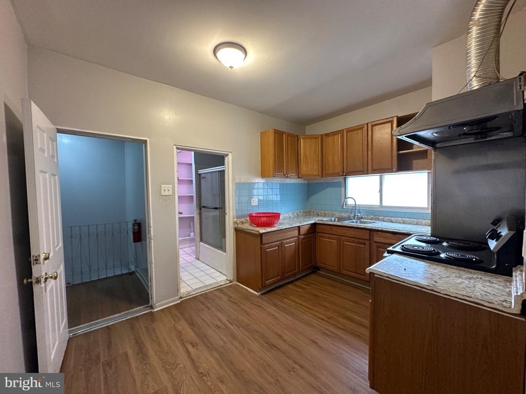 2215 S 7th Street - Photo 1