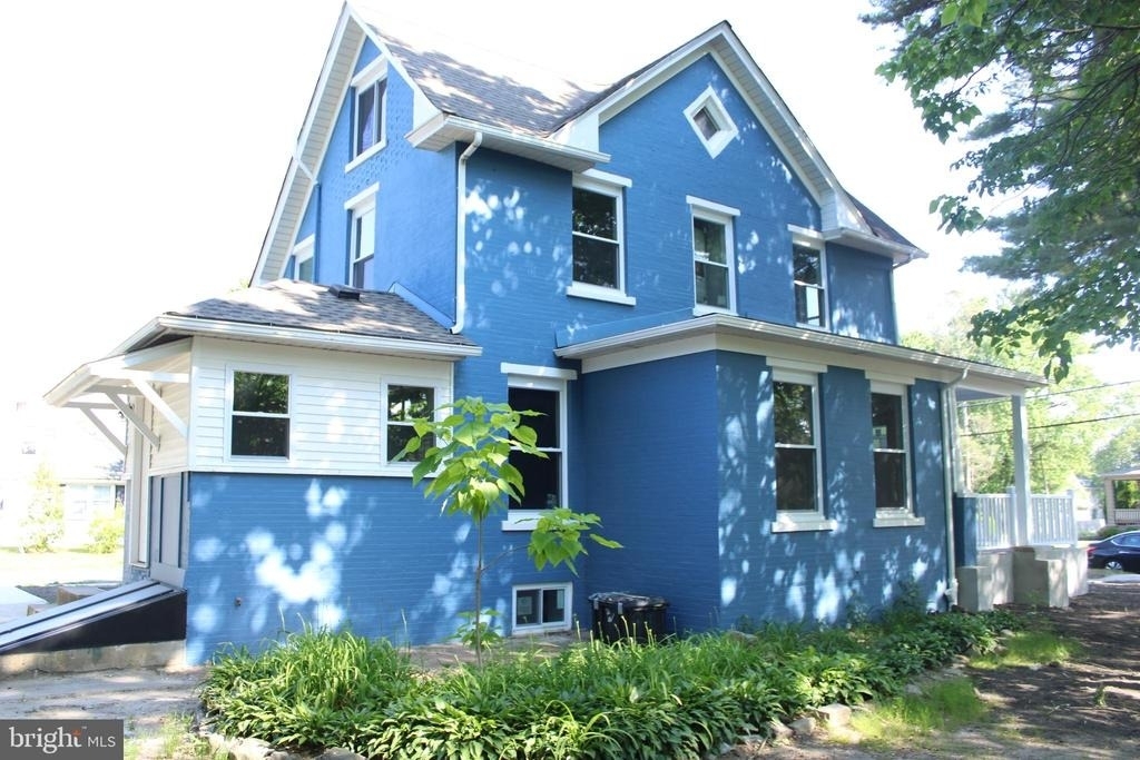 201 University Boulevard - Photo 2