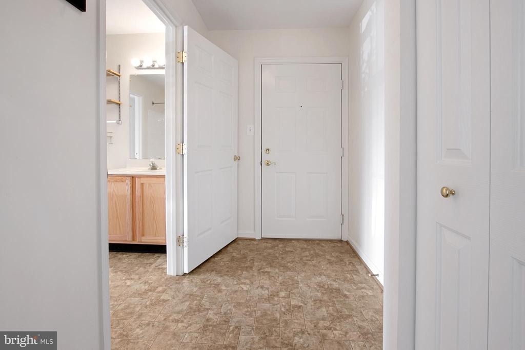 502 Bradley Court - Photo 8
