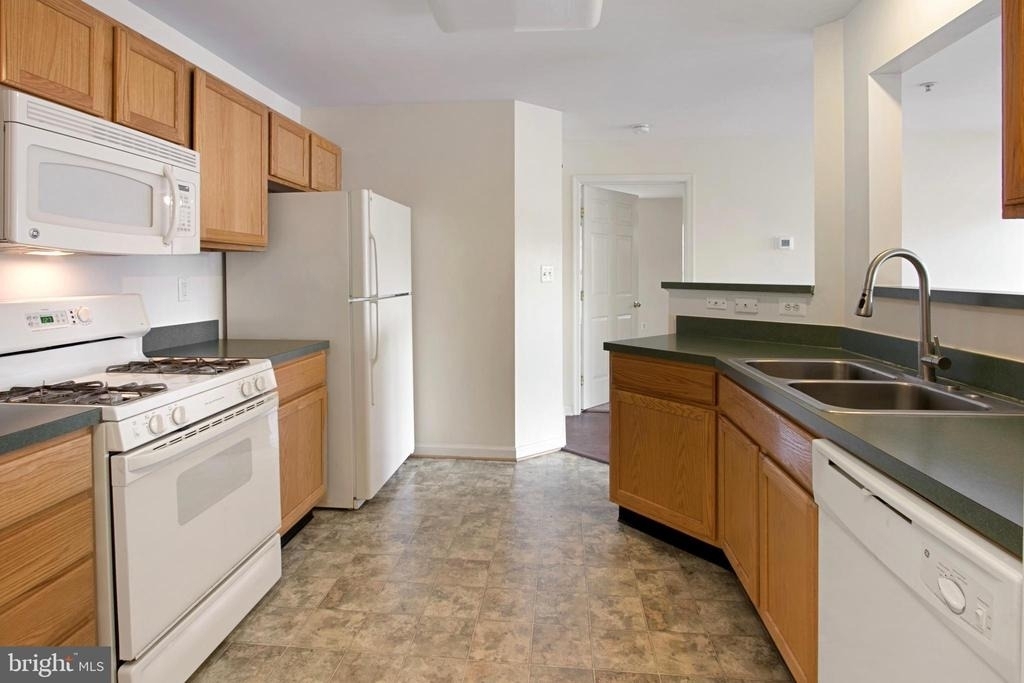 502 Bradley Court - Photo 16