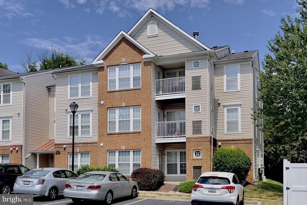 502 Bradley Court - Photo 0