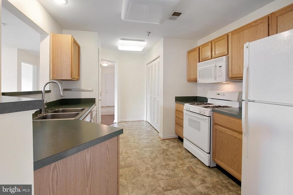 502 Bradley Court - Photo 15