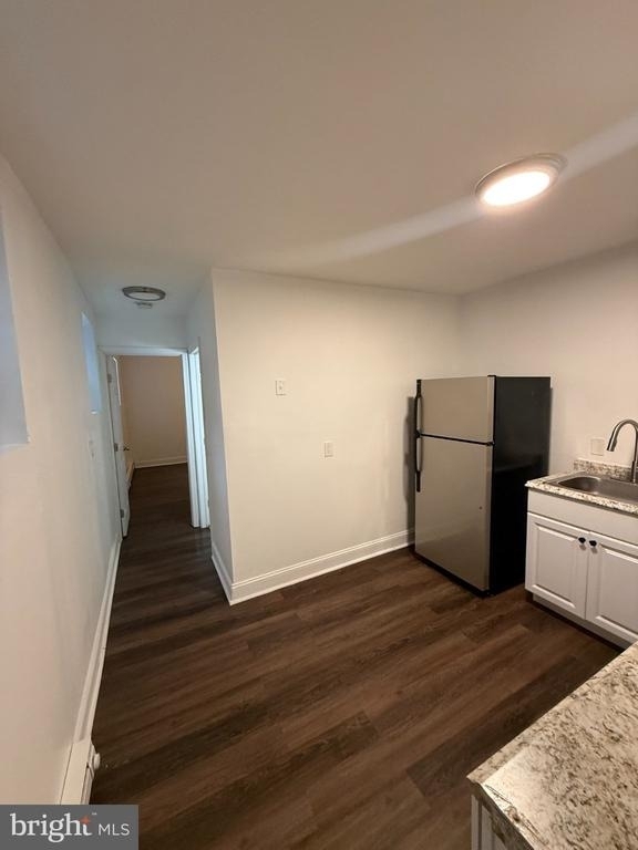 715 W 8th - Photo 5