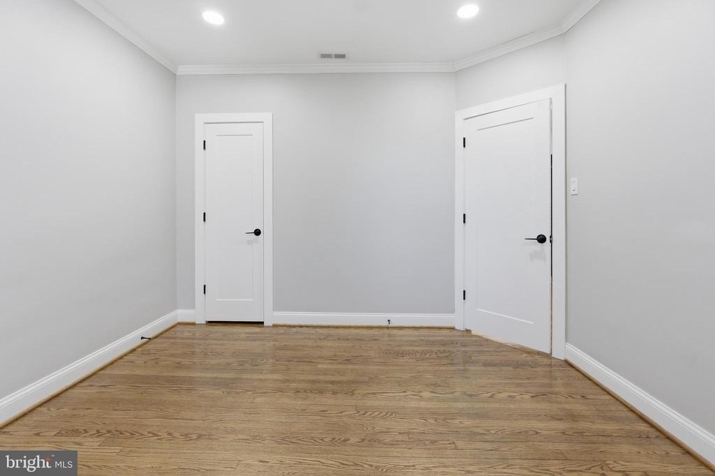 1250 Holbrook Terrace Ne - Photo 3