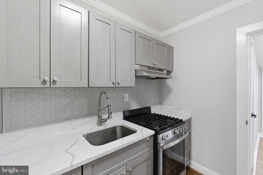1250 Holbrook Terrace Ne - Photo 8