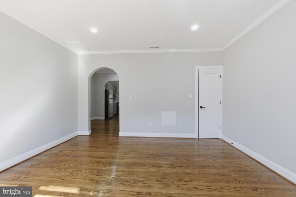 1250 Holbrook Terrace Ne - Photo 5