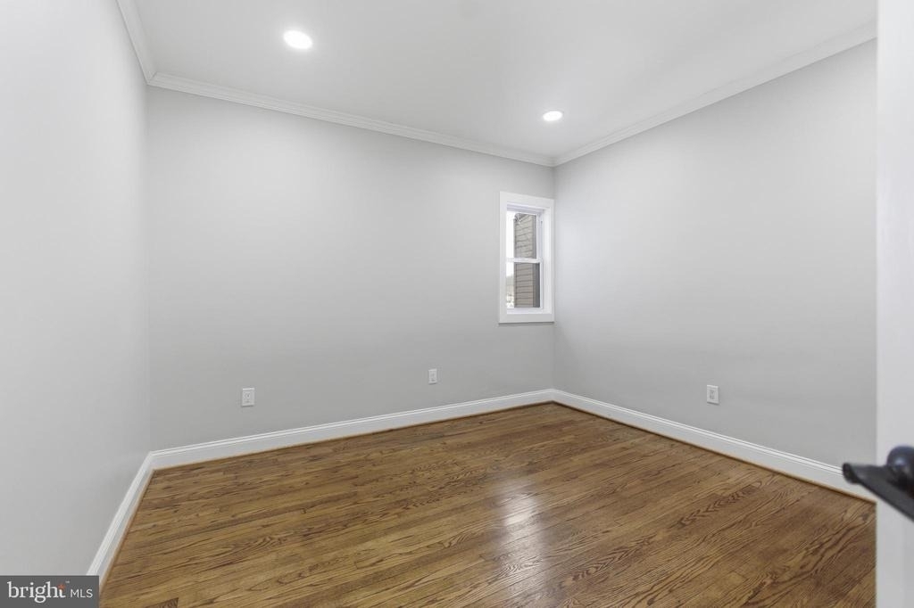1250 Holbrook Terrace Ne - Photo 4