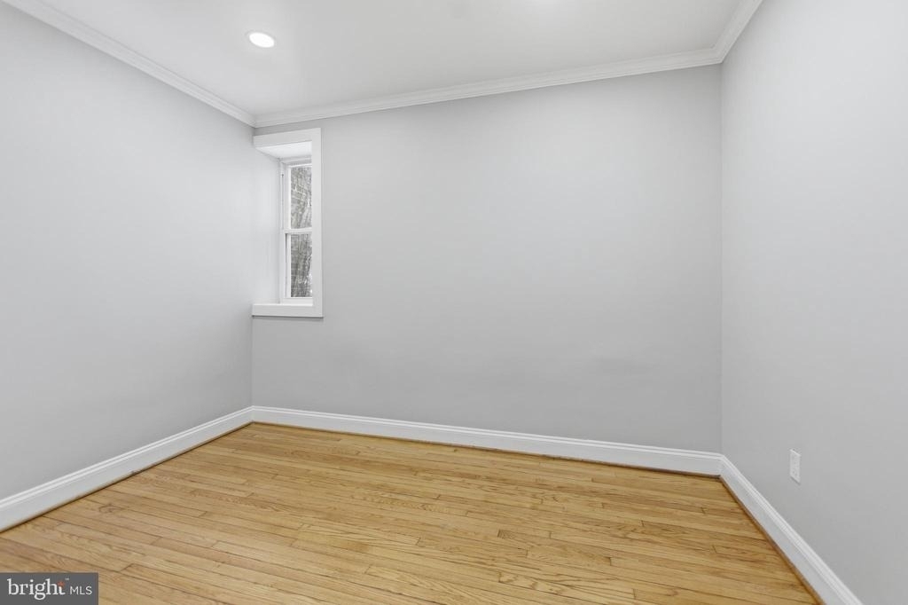 1250 Holbrook Terrace Ne - Photo 3
