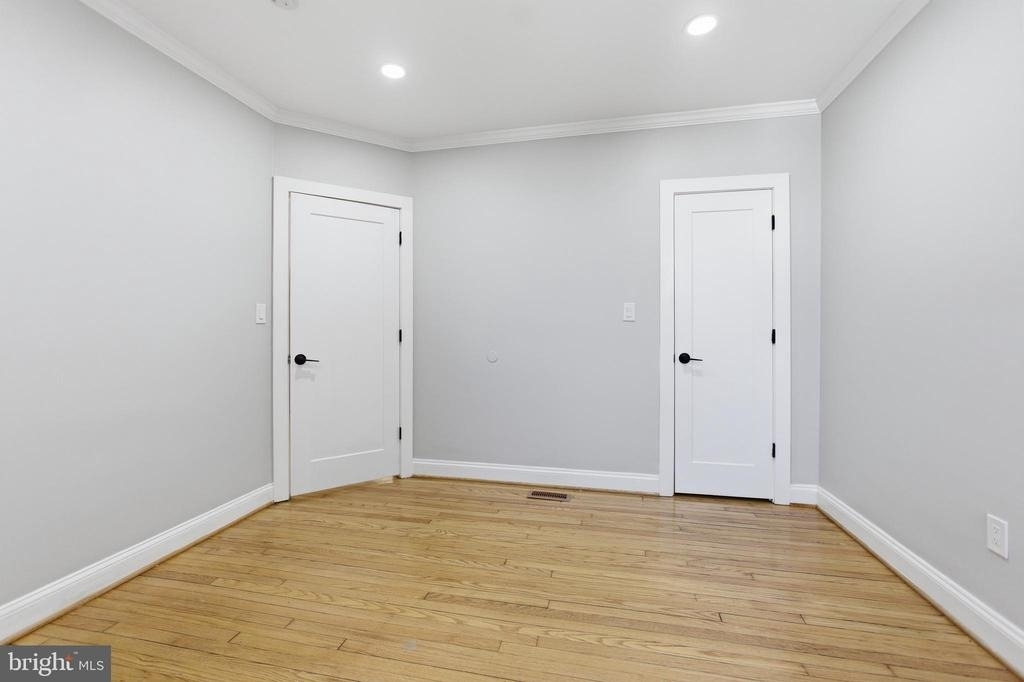 1250 Holbrook Terrace Ne - Photo 2