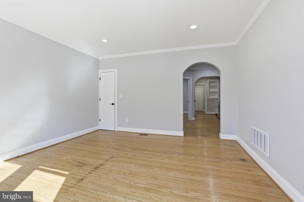 1250 Holbrook Terrace Ne - Photo 6