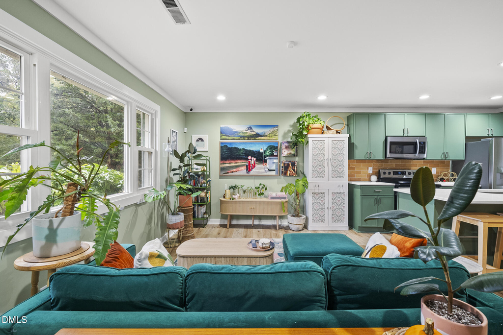 1002 Bacon Street - Photo 2