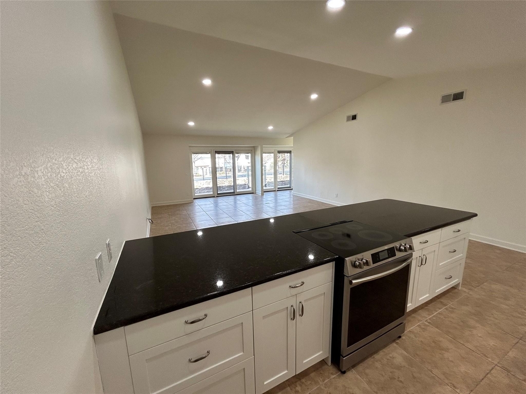 100 Bay Point Dr - Photo 2
