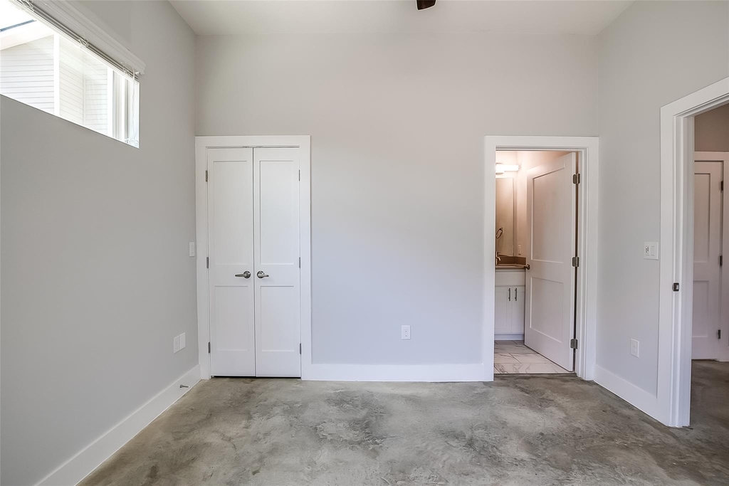 6303 Santos St - Photo 16