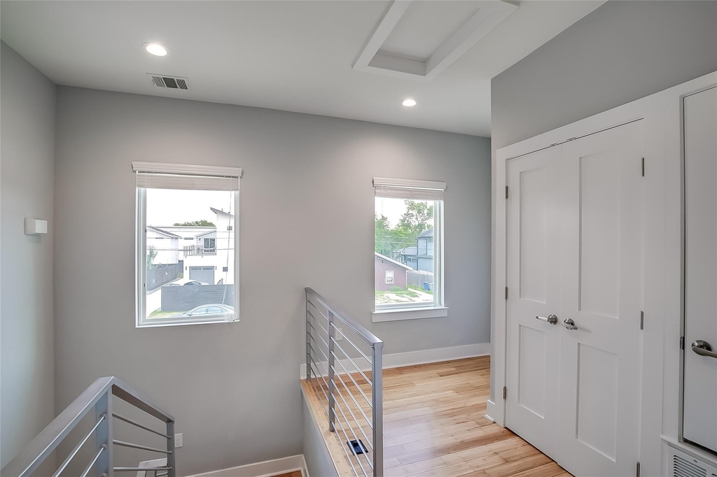 6303 Santos St - Photo 19