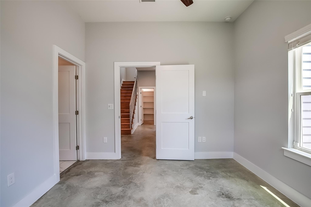 6303 Santos St - Photo 17