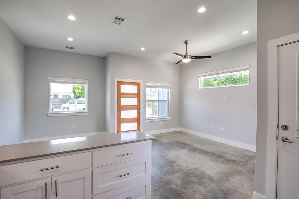 6303 Santos St - Photo 9