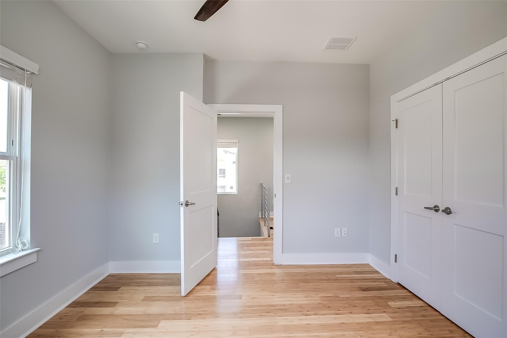 6303 Santos St - Photo 23