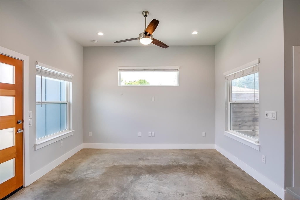 6303 Santos St - Photo 5