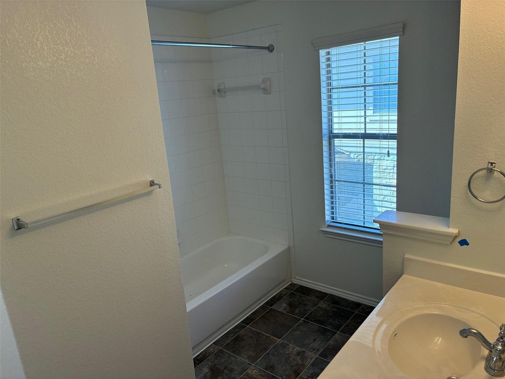 9201 Brodie Ln - Photo 18