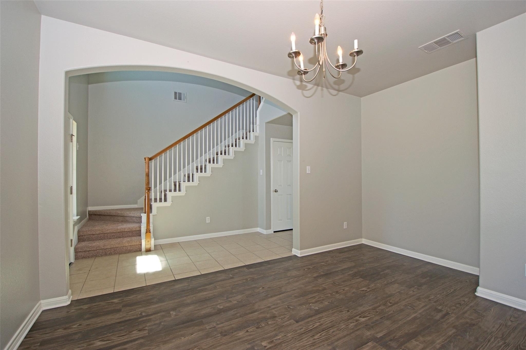 6800 Cromarty Ln - Photo 6
