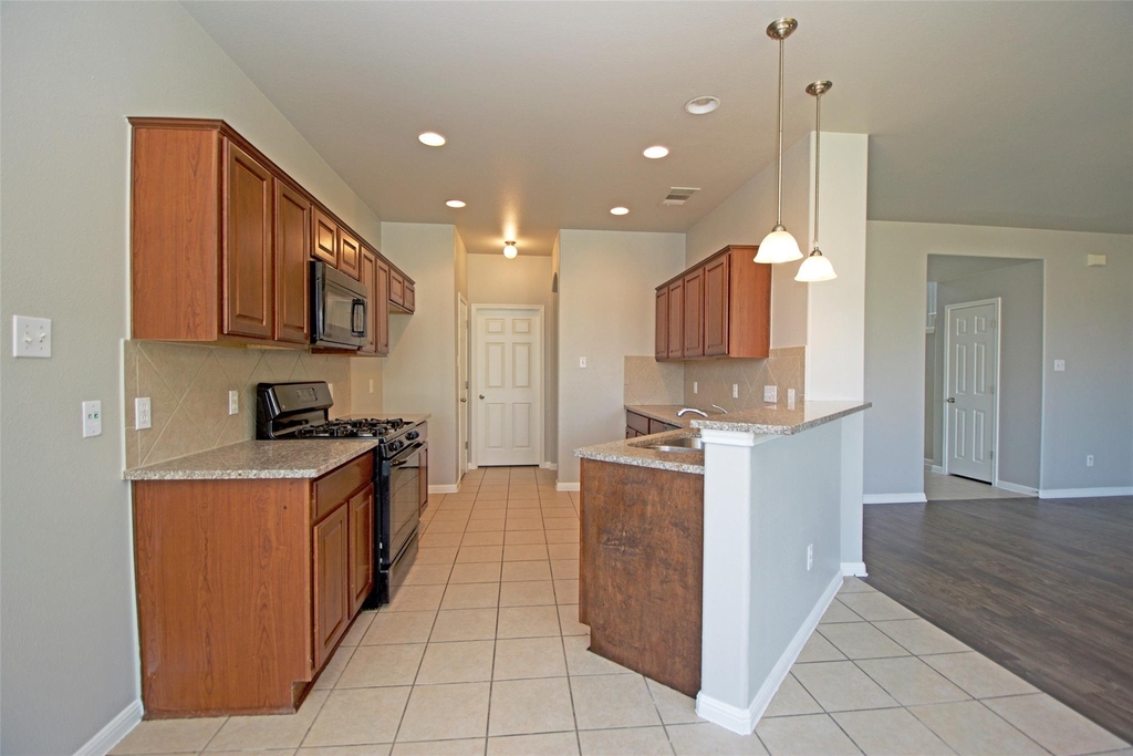 6800 Cromarty Ln - Photo 14
