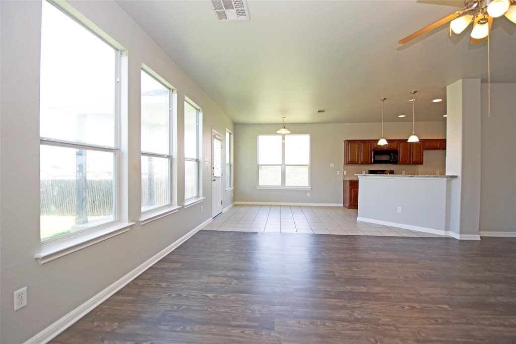 6800 Cromarty Ln - Photo 11
