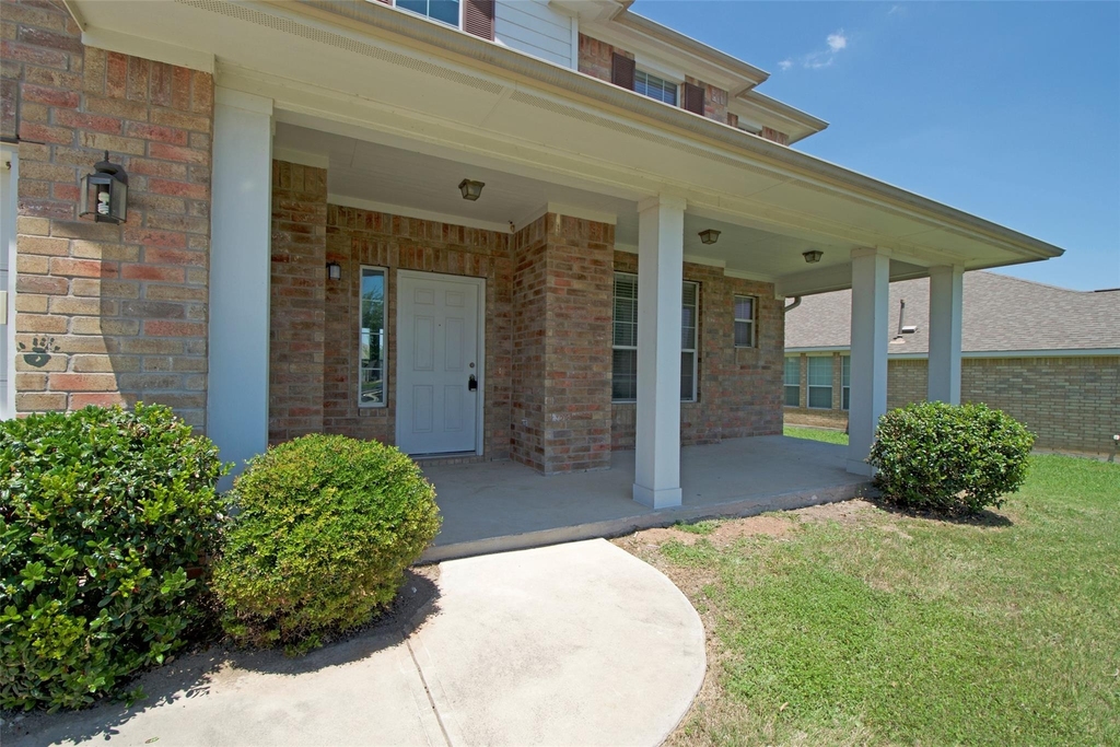 6800 Cromarty Ln - Photo 2