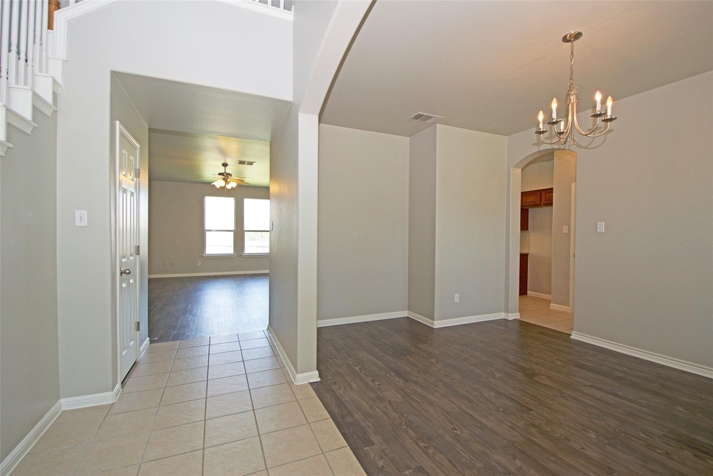 6800 Cromarty Ln - Photo 7