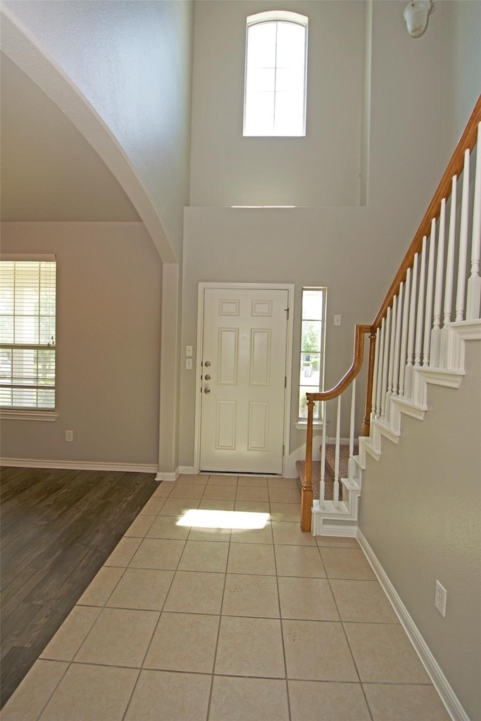 6800 Cromarty Ln - Photo 4