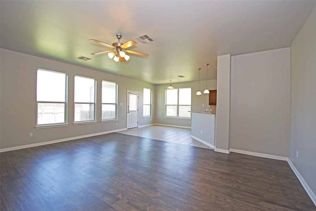 6800 Cromarty Ln - Photo 10