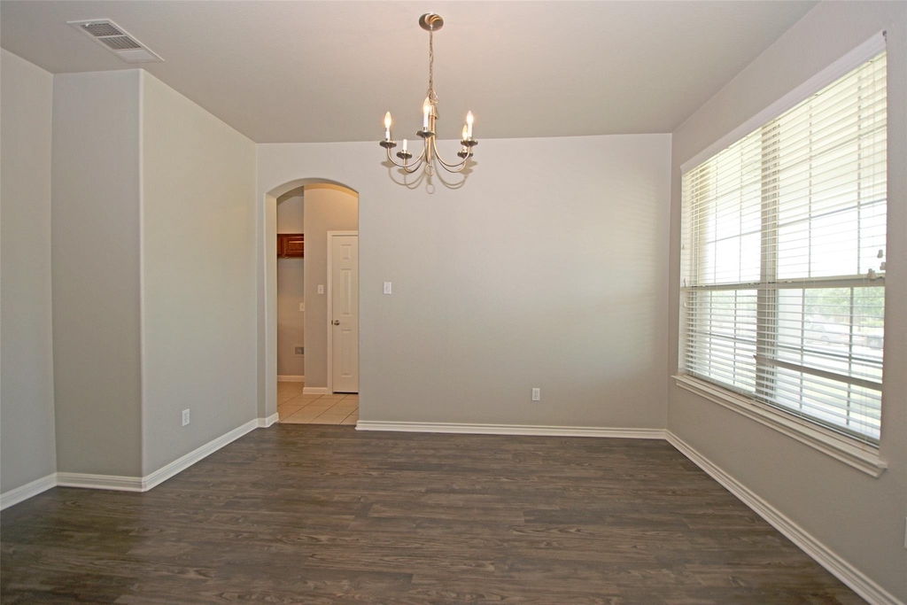 6800 Cromarty Ln - Photo 8