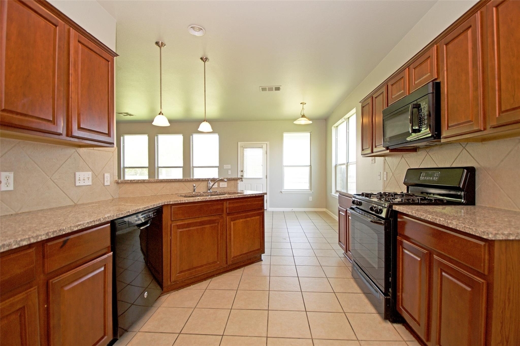 6800 Cromarty Ln - Photo 18