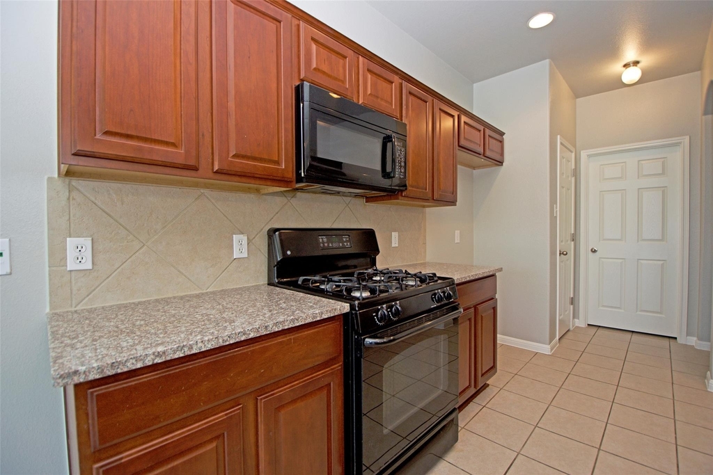 6800 Cromarty Ln - Photo 15
