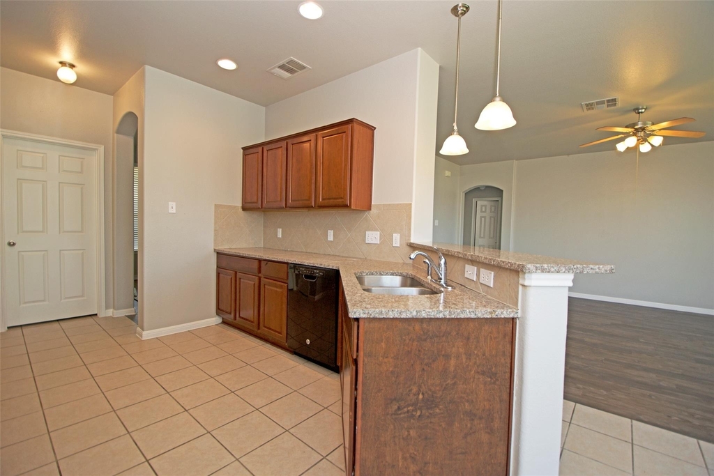6800 Cromarty Ln - Photo 12