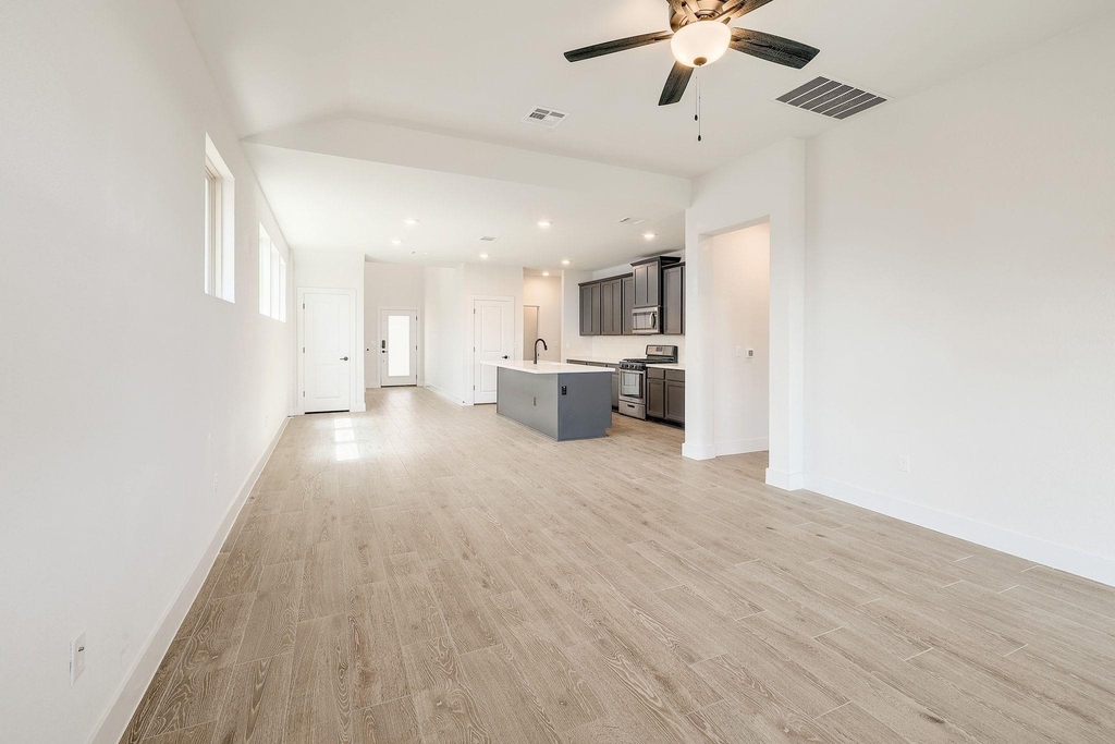 6111 Dumfries Ln - Photo 3