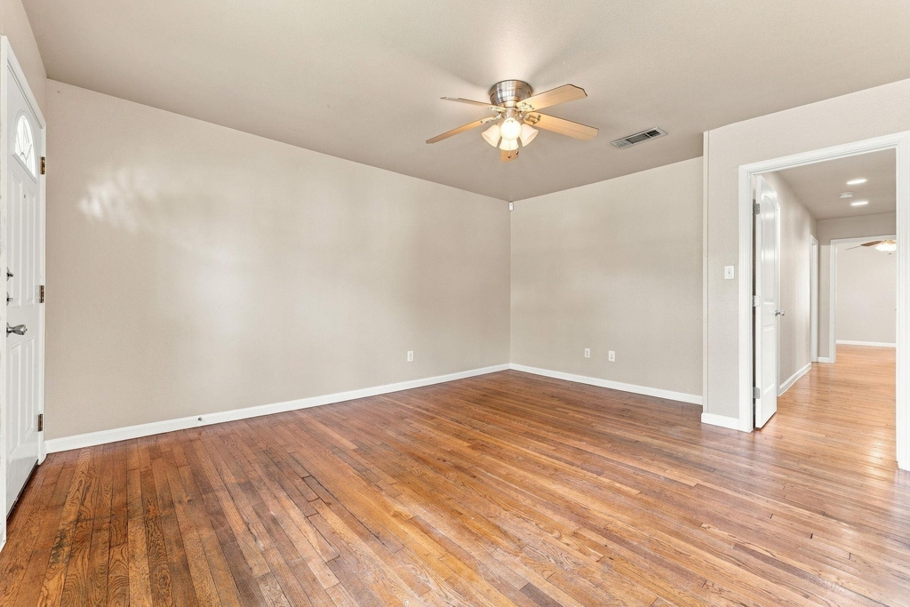 4805 Evans Ave - Photo 12