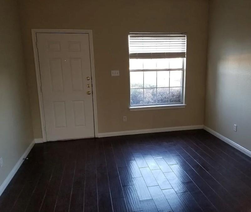 2801 Southampton Way - Photo 5