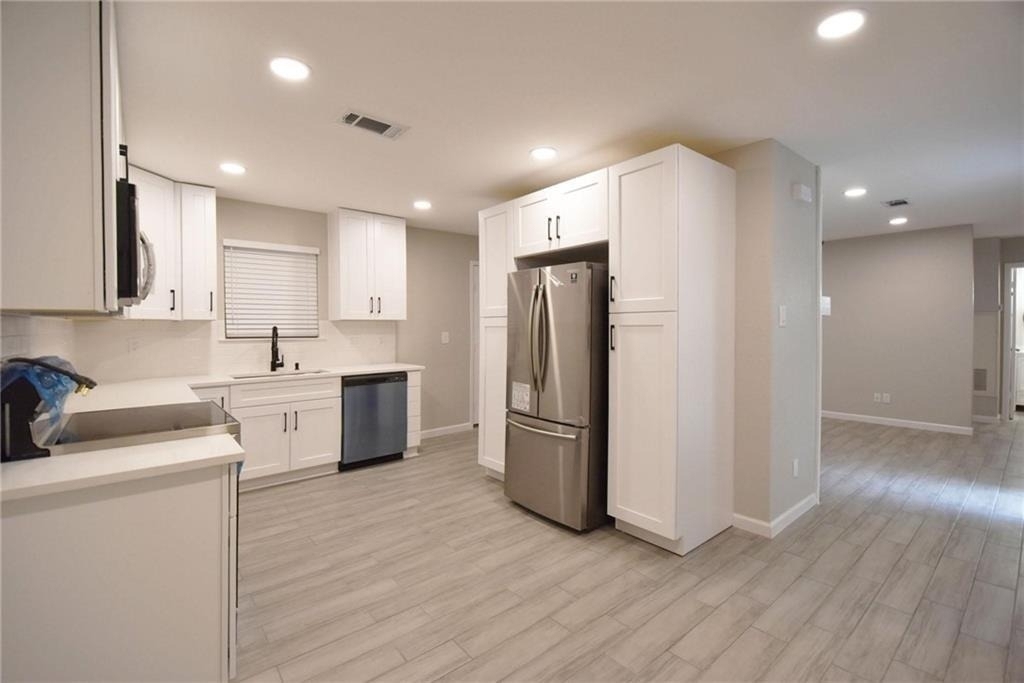 8600 Fathom Cir - Photo 1